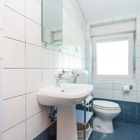 Fuer 2 Personen 1 Kind Ca 32 Qm In Baska, Kvarner Bucht Krk - B59576 * باشْكا