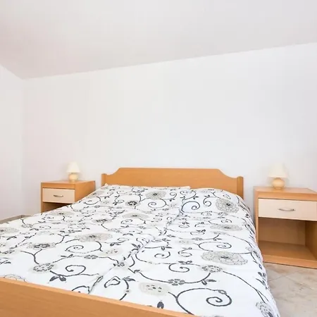 Fuer 2 Personen 1 Kind Ca 32 Qm In Baska, Kvarner Bucht Krk - B59576 Apartamento